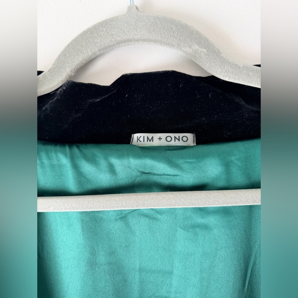 Kim + Ono Floral Kimono - Picture 5 of 5